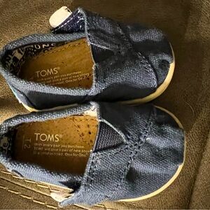 Tom’s T2 baby Shoes